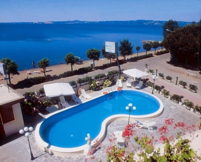 Le Naiadi Park Hotel Sul Lago Bolsena Exterior photo